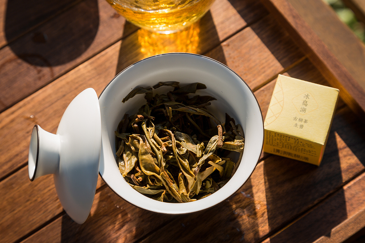 方寸之间，雕刻时光——普洱茶的静物美学
